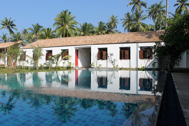 ananda-ayurveda-resort-sri_lanka-kur-center-pool